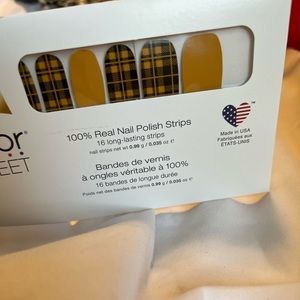 Breaking Plaid Color Street Nail Strips